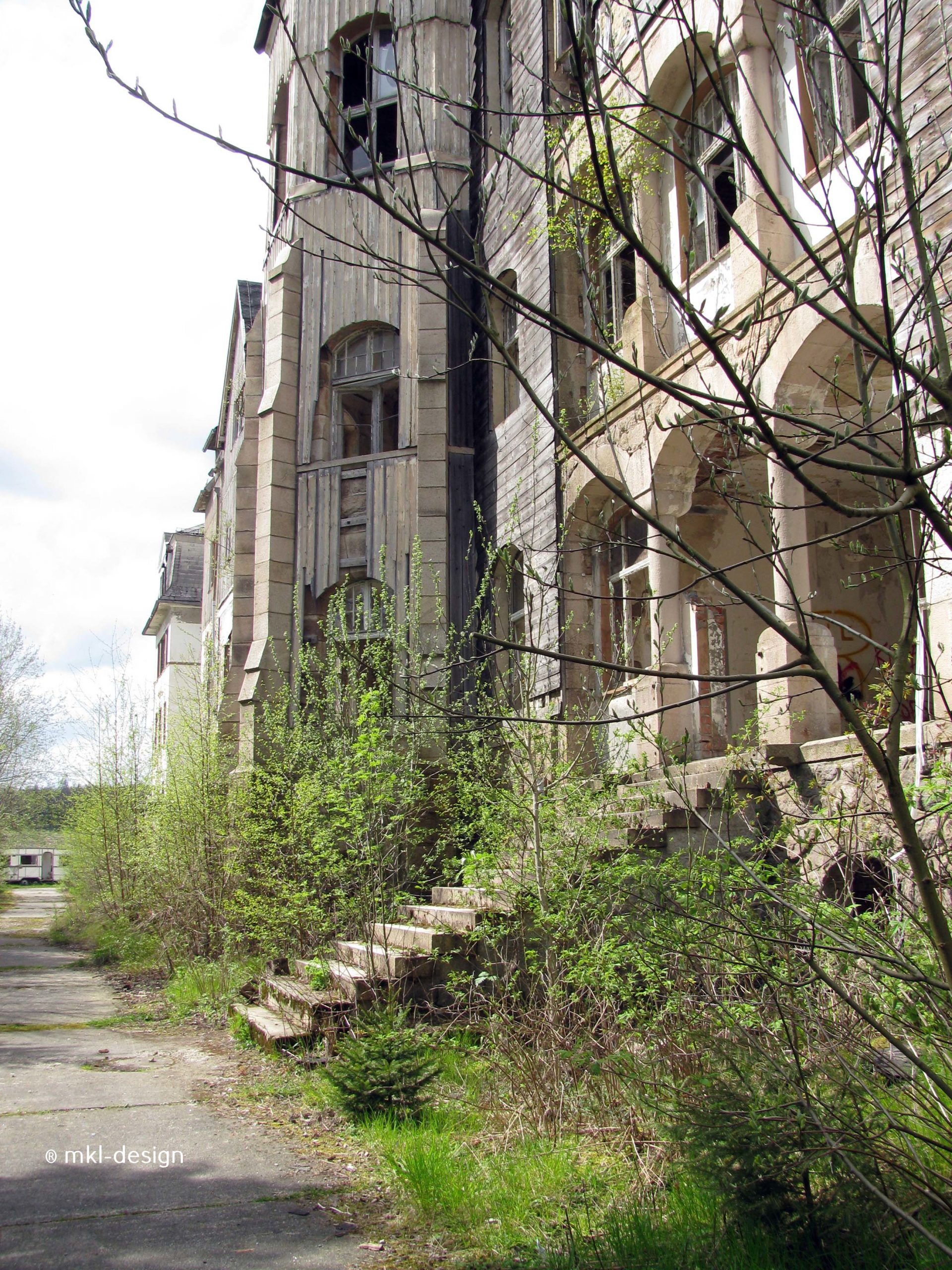 Lost Places | Johanniterheilstätte bei Sorge im Harz | Kurheim Vorderseite Aufgang | Bild 22
