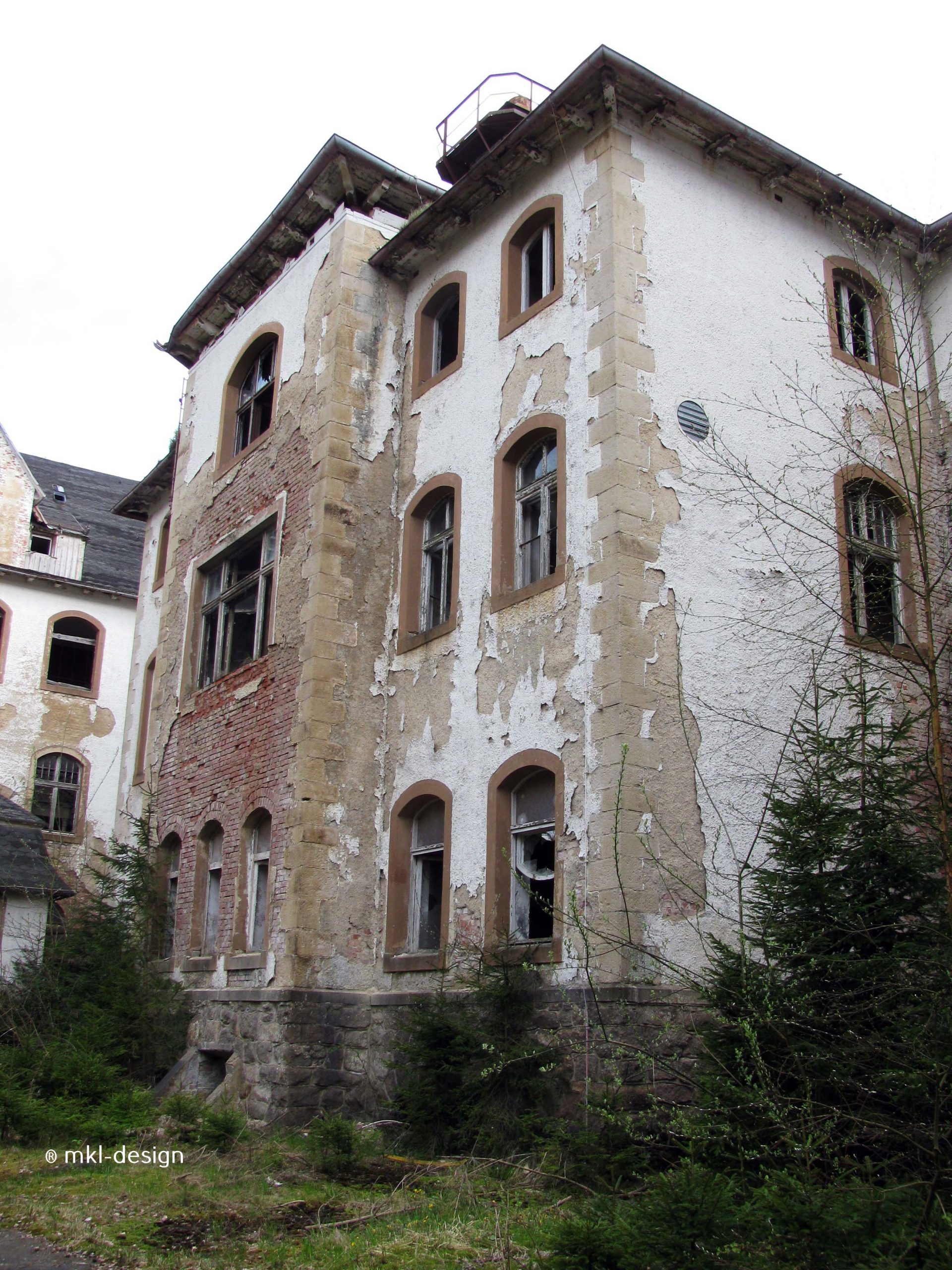 Lost Places | Johanniterheilstätte bei Sorge im Harz | Kurheim Innenhof | Bild 82