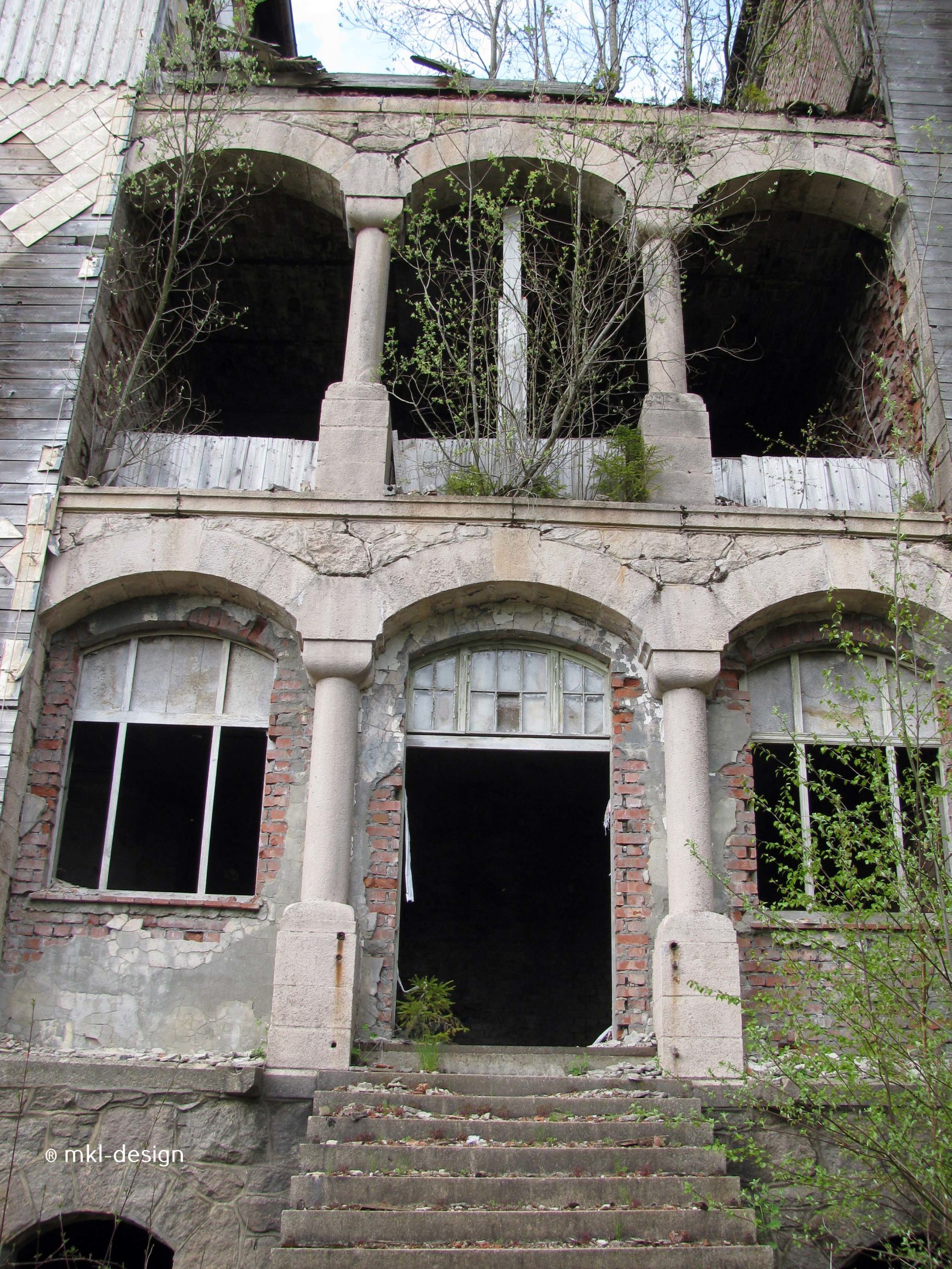 Lost Places | Johanniterheilstätte bei Sorge im Harz | Kurheim Innenhof | Bild 85