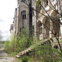 Lost Places | Johanniterheilstätte bei Sorge im Harz | Kurheim Vorderseite Aufgang | Bild 22 Lost Places | Johanniterheilstätte bei Sorge im Harz | Kurheim Vorderseite Aufgang | Bild 22